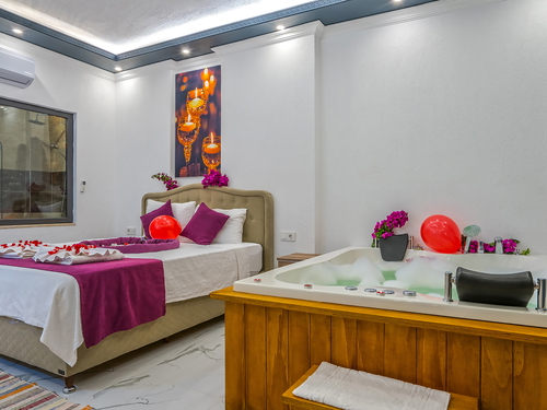  gece  -  Kasım
  | Kalkan İslamlar Balayı Villası: Jakuzili, Özel Havuzlu, Muhafazakar